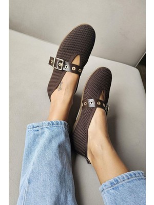 Topukla Ops 075 01 Topukla Kadın Deri Toka Detaylı Babet