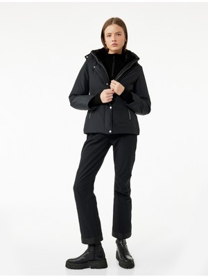 Koton Kapüşonlu Uzun Kollu Fermuarlı Cep Detaylı Rahat Kalıp Mont