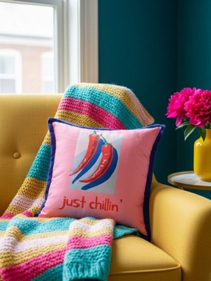 Rahan Design Just Chillin Yazılı Çift Taraflı Süet Kırlent Kılıfı - 43X43CM - Renkli Kırlent Kılıfı