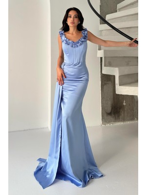 Serica Moda Bebe Mavi Çiçek Detaylı Önü Büzgülü Uzun Saten Elbise