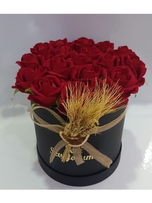Evsay Kırmızı Silindir Kutuda Kadife Güller