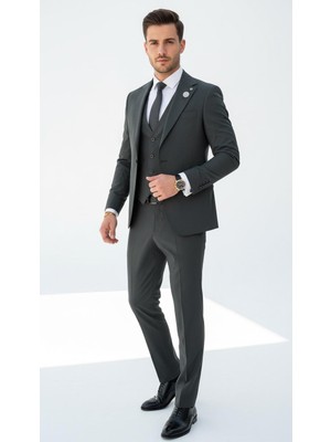 Plus Scorpion Haki Erkek Slim Fit 3 Parça Takım Elbise – Yelekli, Modern Yaka Tasarımlı, Şık ve Klasik Kesim
