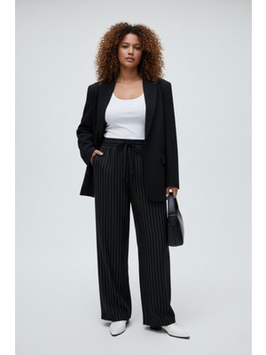 Şuranur Büyük Beden Çizgili Krep Kumaş Bağcıklı Pantolon