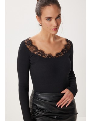 Happiness İstanbul Dantel Detaylı Fitilli Örme Bluz LRN0002 Siyah