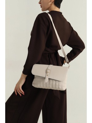 Clodi Krem Mıknatıs Kapaklı Kapitone Tasarım Kadın Omuz Çantası