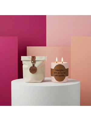 Miaju Ofis Masasına Prestijli Dokunuş, Isim ve Unvan Yazılabilen Çift Alevli ve Deri Detaylı Mum, Pembe