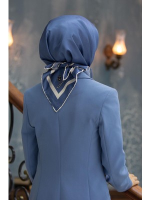 Vissona 100% Twill Ipek Düz Renk Bordür Desenli Indigo - Krem Renkli Daha Tok Exclusive Serisi 90X90 Dikim Şekli : El Dikişi Eşarp