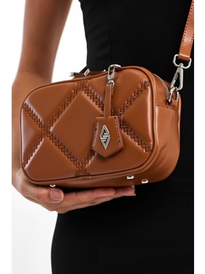 Hüvendo Küçük Boy Nakış Detaylı Crossbody Çapraz Askılı Kadın Omuz Çantası Taba