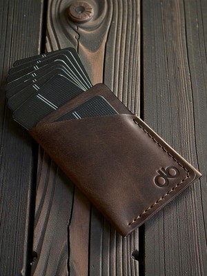 Kalkan Deri Safir Leather Hakiki Italyan Deri Kartlık – El Yapımı, 12 Kart Kapasiteli, Minimal Ince (Kahverengi)