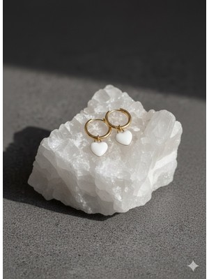 Çelik Takı Altın Halka ve Beyaz Kalp Figürlü Minimalist Çelik Küpe