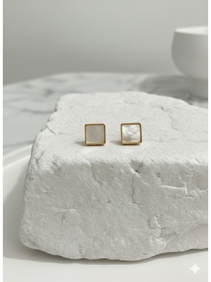 Çelik Takı Kadın Beyaz Sedeflı Kare Kesım Gold Renk Kararmaz Paslanmaz Çelık Küpe