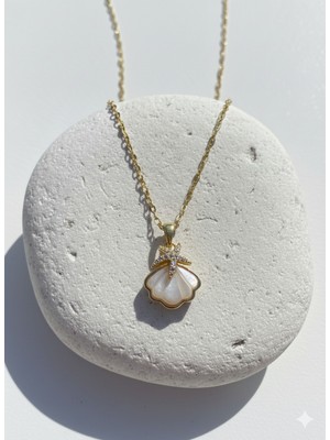 Çelik Takı Kadın Zırkon Taşlı Denız Yıldızı ve Beyaz Sedeflı Istırıdye Detaylı Kararmaz Paslanmaz Çelık Kolye