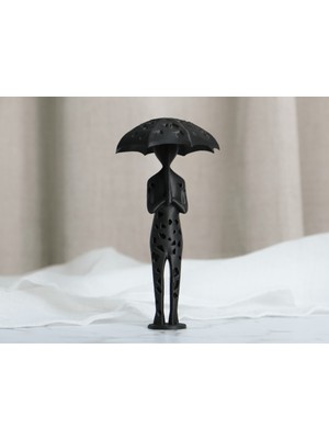Linova Delikli Şemsiyeli Adam Heykel Biblo Dekoratif Obje