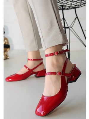 Karmi Kırmızı Rugan Topuklu Kemerli Ayakkabı