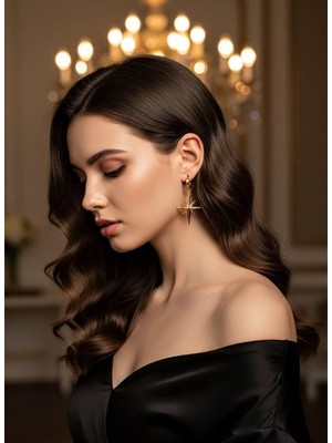 Toka Delisi Kadın Trend Modern Line Gold Kuzey Yıldızı Küpe