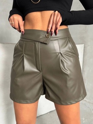 Iki Düğmeli Pileli Şort