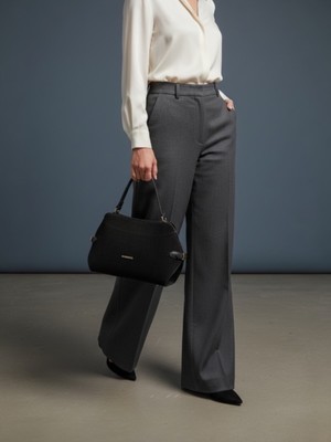 Crazy Hakiki Süet Deri Ön Yüzeyli Kadın Omuz & El Çantası – Şık Günlük Kullanım Için Premium Tasarım Çanta