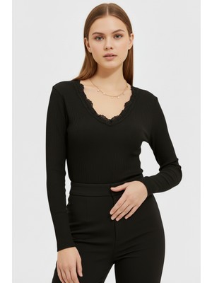 Renklime Önü ve Arkası V Yaka Dantel Detaylı Kaşkorse Pamuklu Uzun Kollu Bluz - Siyah