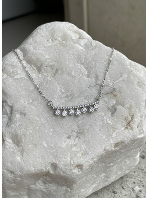 Çelik Takı Işıltılı Sarkaç Zirkon Taşlı Gümüş Renk Çelik Kolye