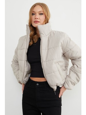 FullaModa Beli Lastikli Crop Şişme Mont