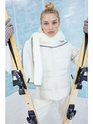 DeFacto Su İtici Regular Fit USB Isıtıcılı Kapüşonlu Fermuarlı Mont C8760AX25WN