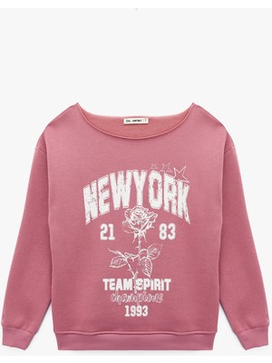 Koton Rahat Kalıp Şardonlu Uzun Kollu Geniş Yuvarlak Yaka Baskılı Sweatshirt
