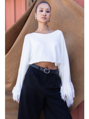 Nisan Triko Püsküllü Triko Kazak