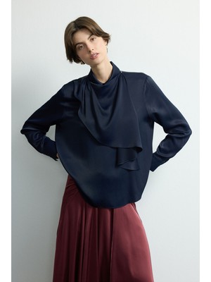 Love My Body Moda Tutkusu Volan Detaylı Saten Bluz Lacivert 115M2231000
