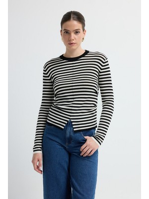 Adl Yan Detaylı Yün Triko Bluz Siyah-Kemik 11545380000