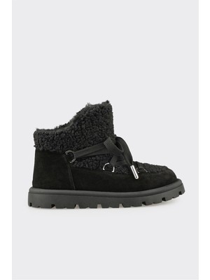 Elle Siyah Deri Kadın Spor Bot