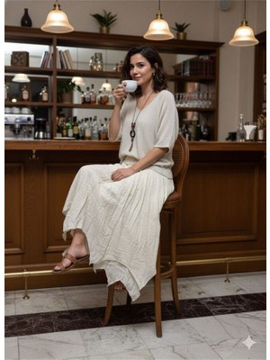 Kadın Pamuklu Astarlı Etek ve Kolyeli Merserize Bluz Kombin