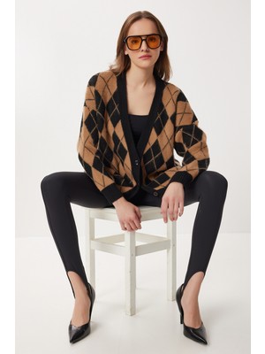 Happiness İstanbul Baklava Desenli Tüylü ve Yün Efektli Triko Hırka LXA0029 Siyah Bisküvi