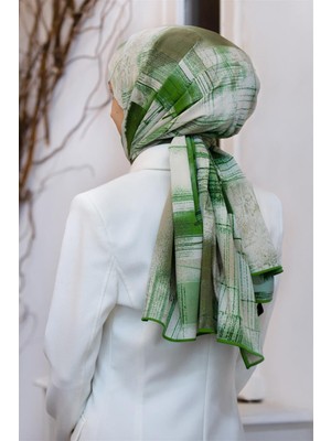 Vissona Lüks Medine Ipeği Geometrik Desenli Zümrüt Yeşili Renkli 75X195 Kırışmaz Şal Moss Krep Dikiş Tipi Italyan Dikişli