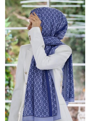 Vissona Lüks Medine Ipeği Degradeli Monogram Desenli Indigo Renkli 75X195 Kırışmaz Şal Moss Krep Dikiş Tipi Italyan Dikişli