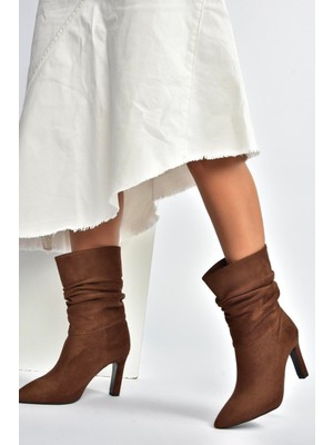 Fox Shoes R404020302 Kahverengi Süet Ince Topuklu Büzgülü Kadın Bot