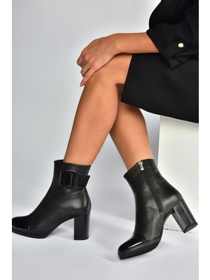 Fox Shoes V468210503 Siyah Hakiki Deri Kalın Topuklu Kadın Bot