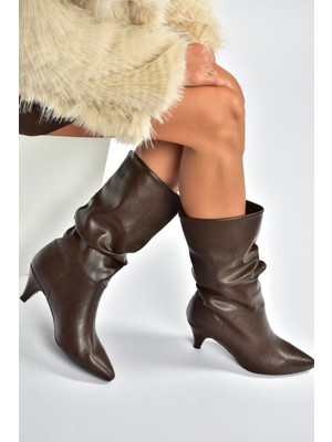 Fox Shoes L404810609 Kahverengi Kısa Topuklu Büzgülü Kadın Bot