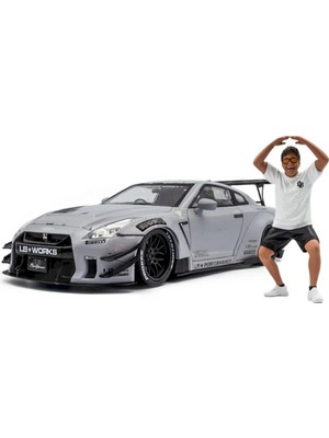 Solido S1805821 1/18 Nissan Gt-R (R35) Lbwk Type 2.0 Wataru Kato-San Figure