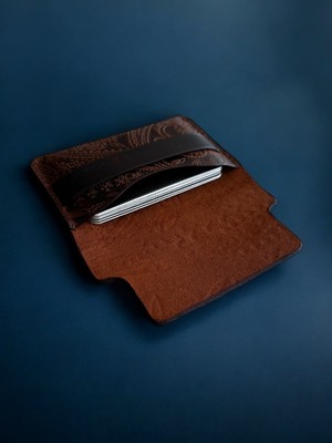 Kalkan Deri El Yapımı Deri Kartlık – Şık, Dayanıklı ve Pratik Deri Kart Cüzdanı