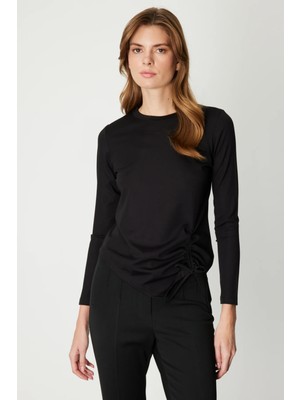 On Kadın Asimetrik Kesim Büzgü Detaylı Bluz 61376 Siyah