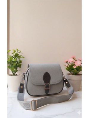 Goldbags Kadın Yonca 3 Cepli Kapaklı Fermuar ve Çıt Çıt Kapama Kol ve Omuz Çantası