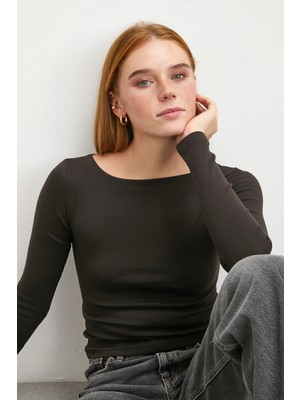 Geniş Yakalı Bluz Kahve