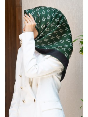 Vissona %100 Twill Ipek Geometrik Desenli Zümrüt Yeşili Renkli 90X90 Eşarp Dikim Şekli : El Dikişi