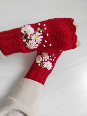 El Örgüsü Kırmızı Işlemeli Parmaksız Eldiven - 19 cm Boy, 20 cm En