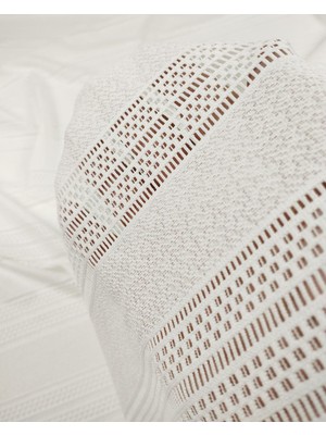 Kumaş Parça Beyaz Renkte Dantel (En 125 cm x Boy 200 Cm)