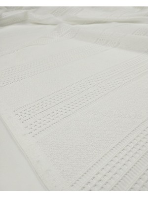 Kumaş Parça Beyaz Renkte Dantel (En 125 cm x Boy 180 Cm)