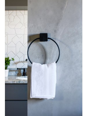 Paslanmaz Siyah Yapışkanlı Banyo Havluluk, Kaliteli ve Pratik Kullanım