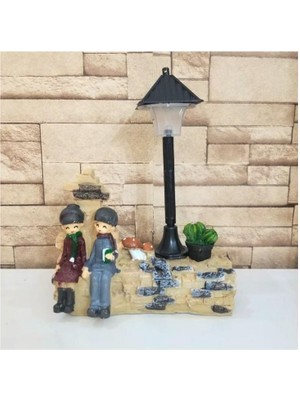 Costurera Taş Duvar Üstünde Oturan Sevgili Çift Işıklı Biblo