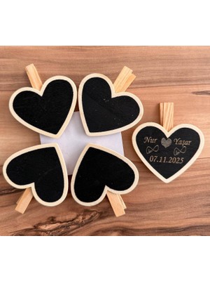 MYK Hediye ve Sanat Atölyesi Mandallı Ahşap Kara Tahta 4’lü Paket – 7x7 cm Silinebilir Mini Notluk | Lazer Baskı Seçenekli Dekoratif Tahta