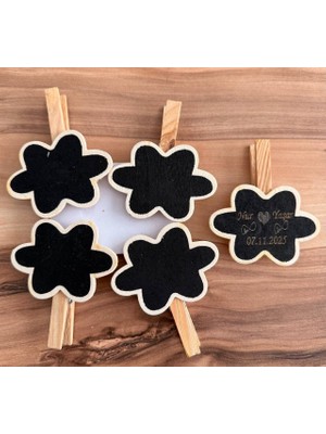 MYK Hediye ve Sanat Atölyesi Mandallı Ahşap Kara Tahta 4’lü Paket – 7x7 cm Silinebilir Mini Notluk | Lazer Baskı Seçenekli Dekoratif Tahta